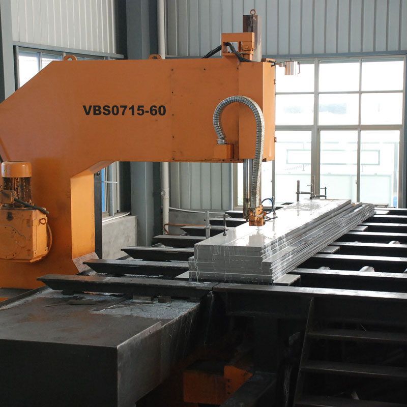 كيف توفر مواد القالب الأربعة الأساسية حلولاً دقيقة لظروف العمل المختلفة في تصنيع القوالب؟